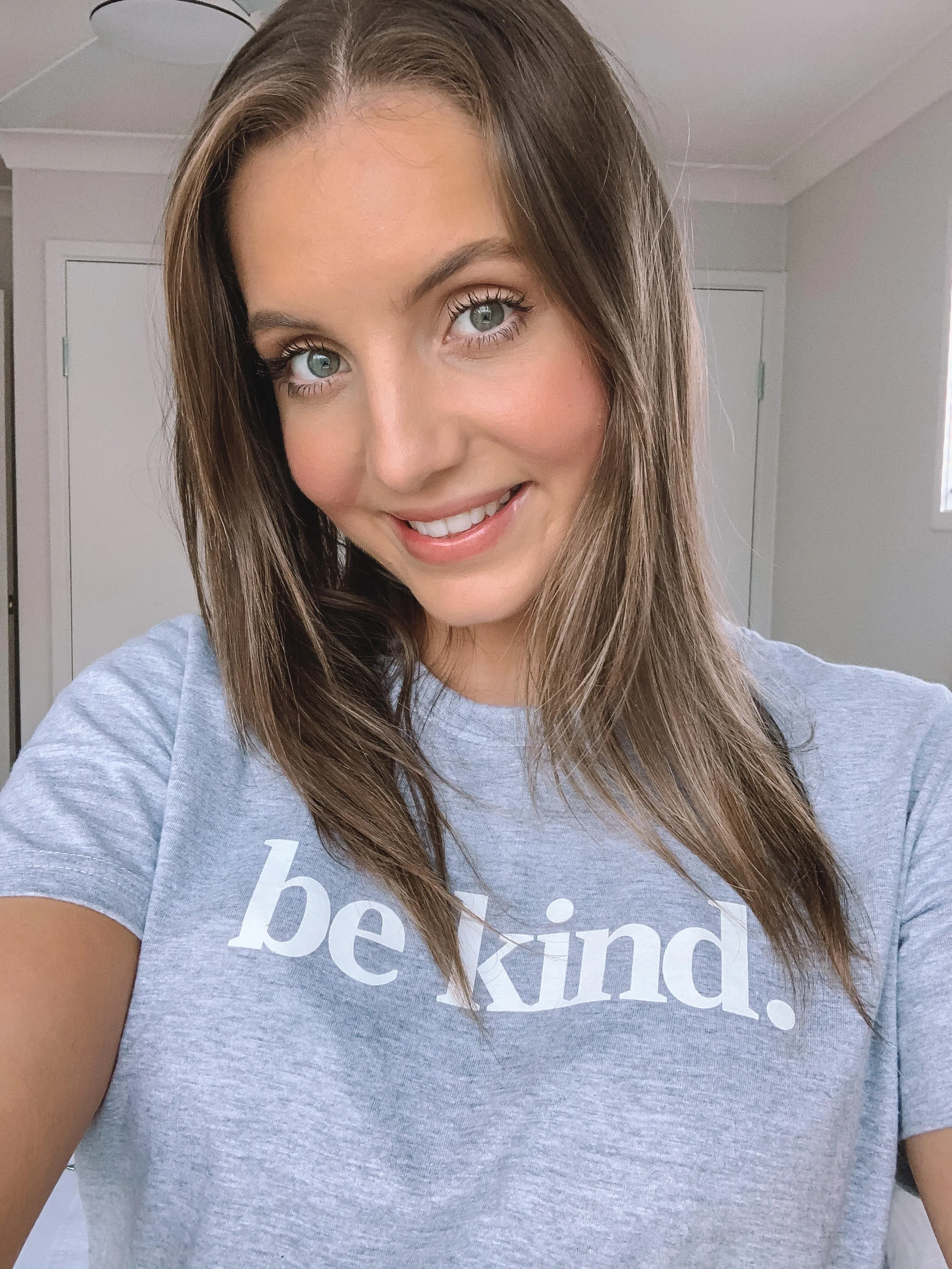 Be Kind. T-Shirt Grey Marle